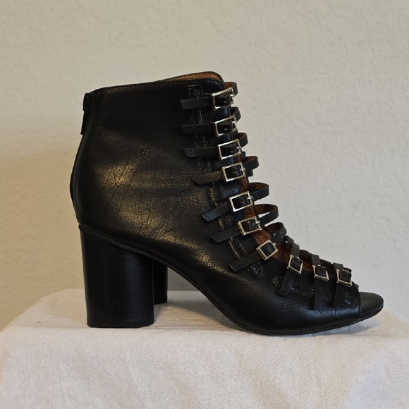 Jeffrey Campbell "Houdini-2" Black Buckle Mid Ankle Sandal. Size 7.5M - Picture 2 of 16